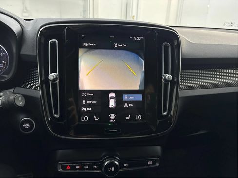 Used 2022 Volvo XC40 T5 R-Design w/ Advanced Package AWD/4WD image 36