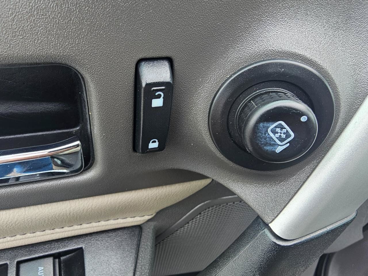 Used 2013 Ford Edge SE FWD image 29