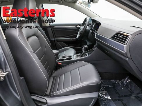 Used 2024 Volkswagen Jetta SE image 22