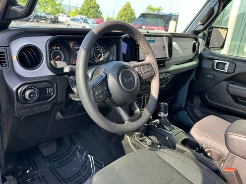 Used 2024 Jeep Wrangler Unlimited Sport AWD/4WD image 36