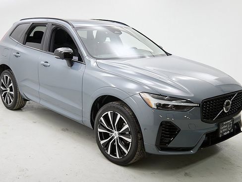 Certified 2023 Volvo XC60 T8 Plus w/ Climate Package image 4