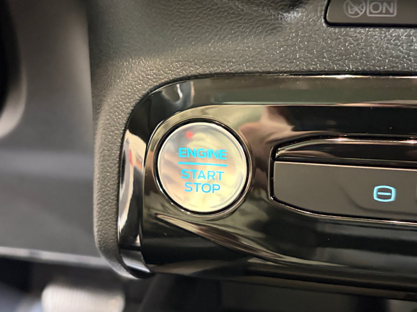 Used 2023 Ford Escape SE FWD image 28