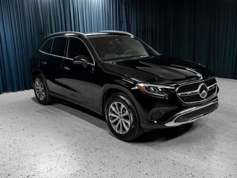Used 2026 Mercedes-Benz GLC 300 image 3