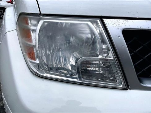 Used 2015 Nissan Frontier PRO-4X AWD/4WD image 28