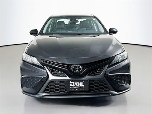 Used 2024 Toyota Camry SE image 6