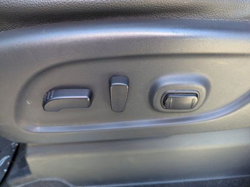 Used 2021 Nissan Titan PRO-4X w/ Pro-4x Convenience Package AWD/4WD image 11