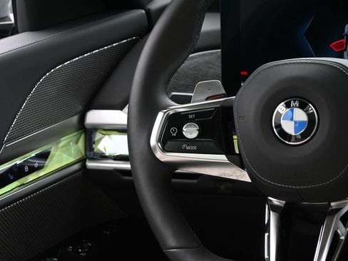 Used 2024 BMW 760i xDrive w/ Premium Package 2 image 30