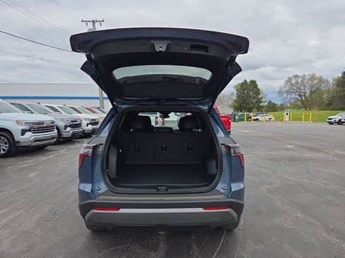 New 2026 Chevrolet Equinox LT w/ Convenience Package II FWD image 7