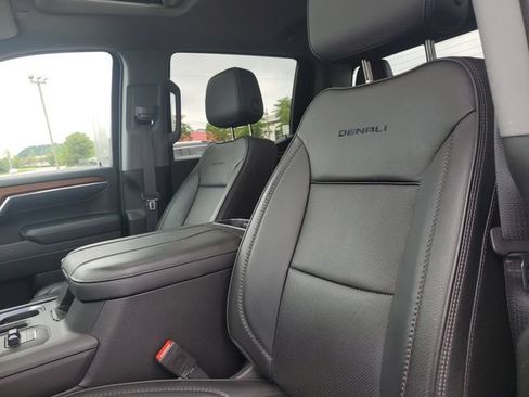 Used 2023 GMC Sierra 1500 Denali AWD/4WD image 5