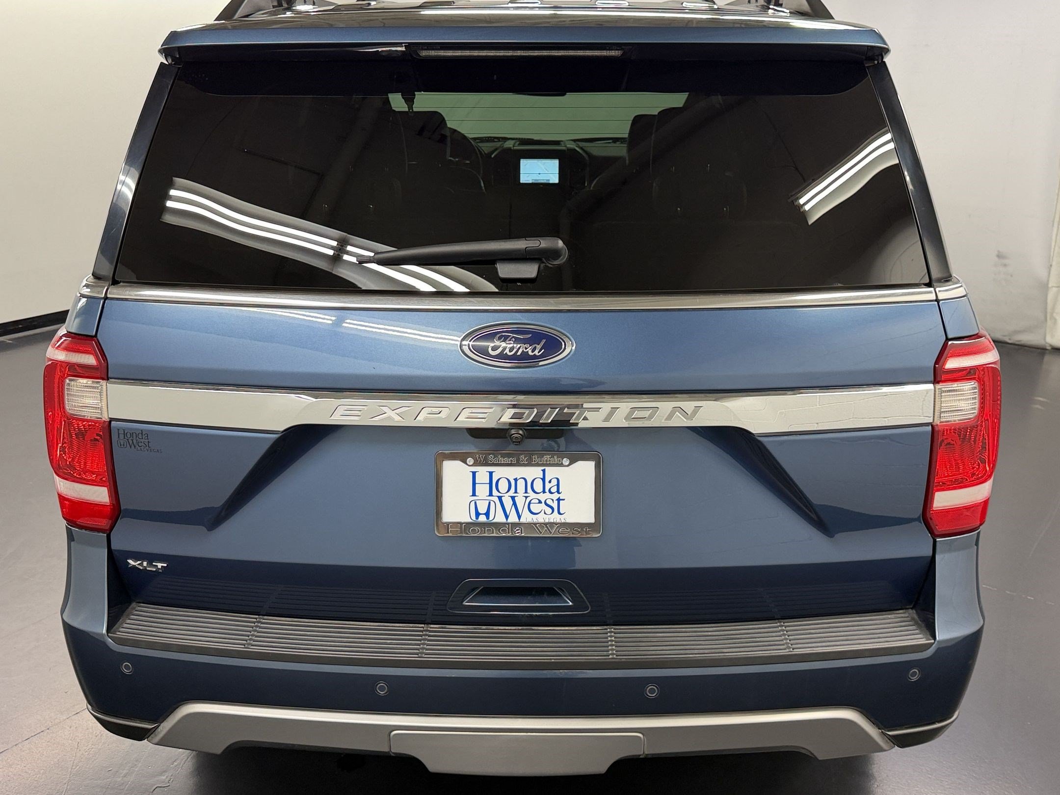Used 2020 Ford Expedition XLT w/ Equipment Group 202A AWD/4WD image 10