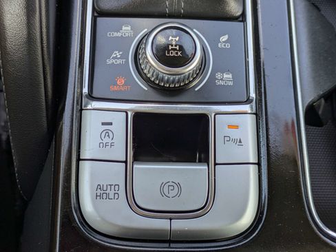 Used 2025 Kia Telluride EX w/ EX Captain's Chair Package AWD/4WD image 30