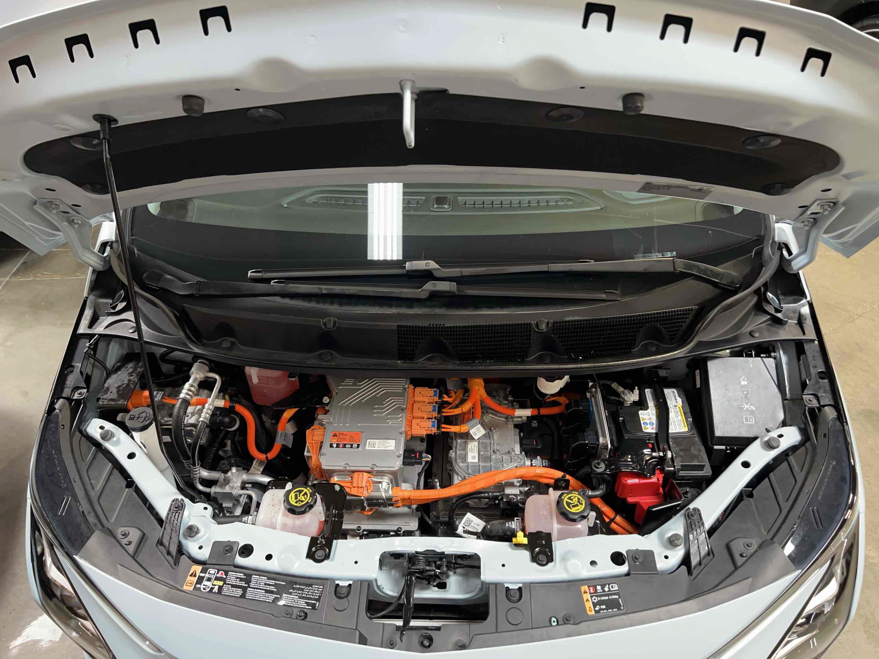 Used 2023 Chevrolet Bolt LT w/ Infotainment Package FWD image 24