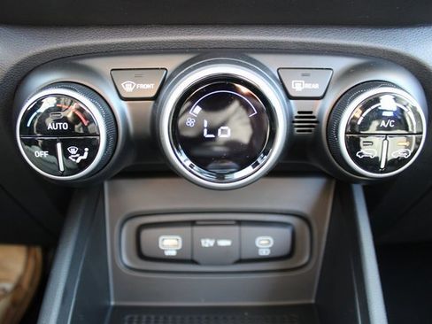 New 2025 Hyundai Venue SEL image 26