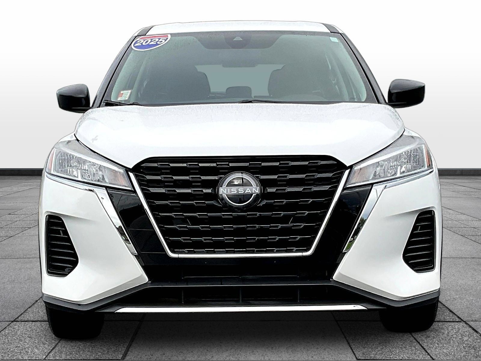 Used 2025 Nissan Kicks Play S FWD image 2