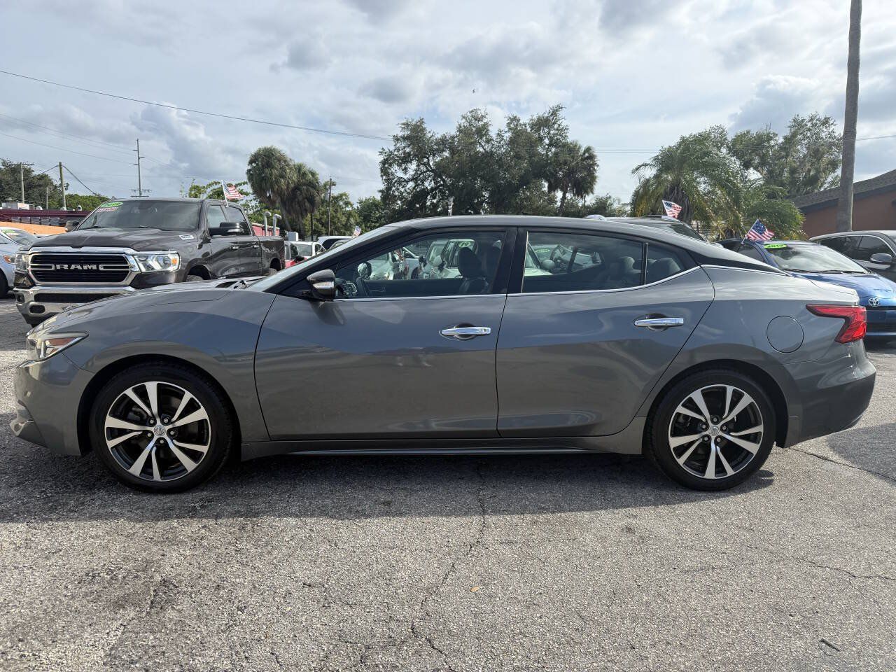 Used 2017 Nissan Maxima 3.5 SV FWD image 3