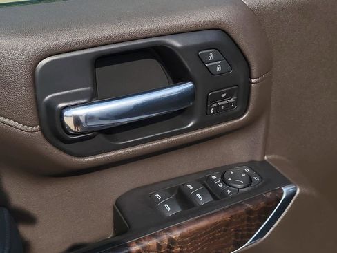 Used 2020 GMC Sierra 3500 Denali w/ Denali Ultimate Package image 11