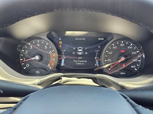 Used 2026 Jeep Compass Latitude AWD/4WD image 13