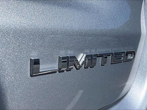 Used 2024 Jeep Compass Limited image 10