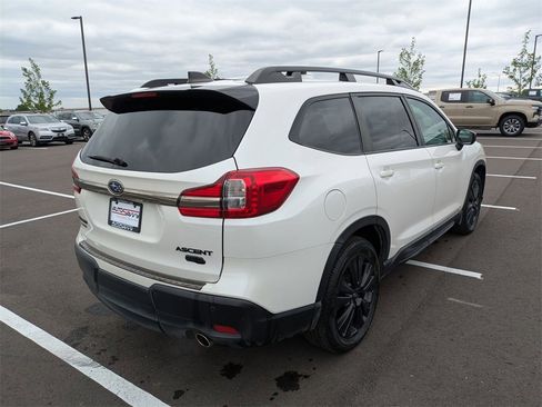 Used 2022 Subaru Ascent Onyx Edition image 3