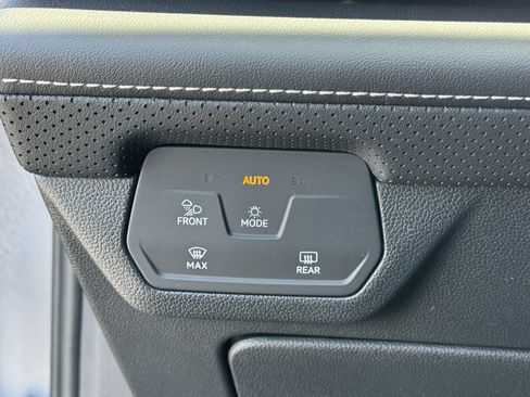 Used 2024 Volkswagen Atlas SE FWD image 26