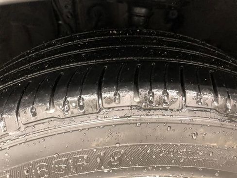 Used 2023 Toyota Highlander L image 28