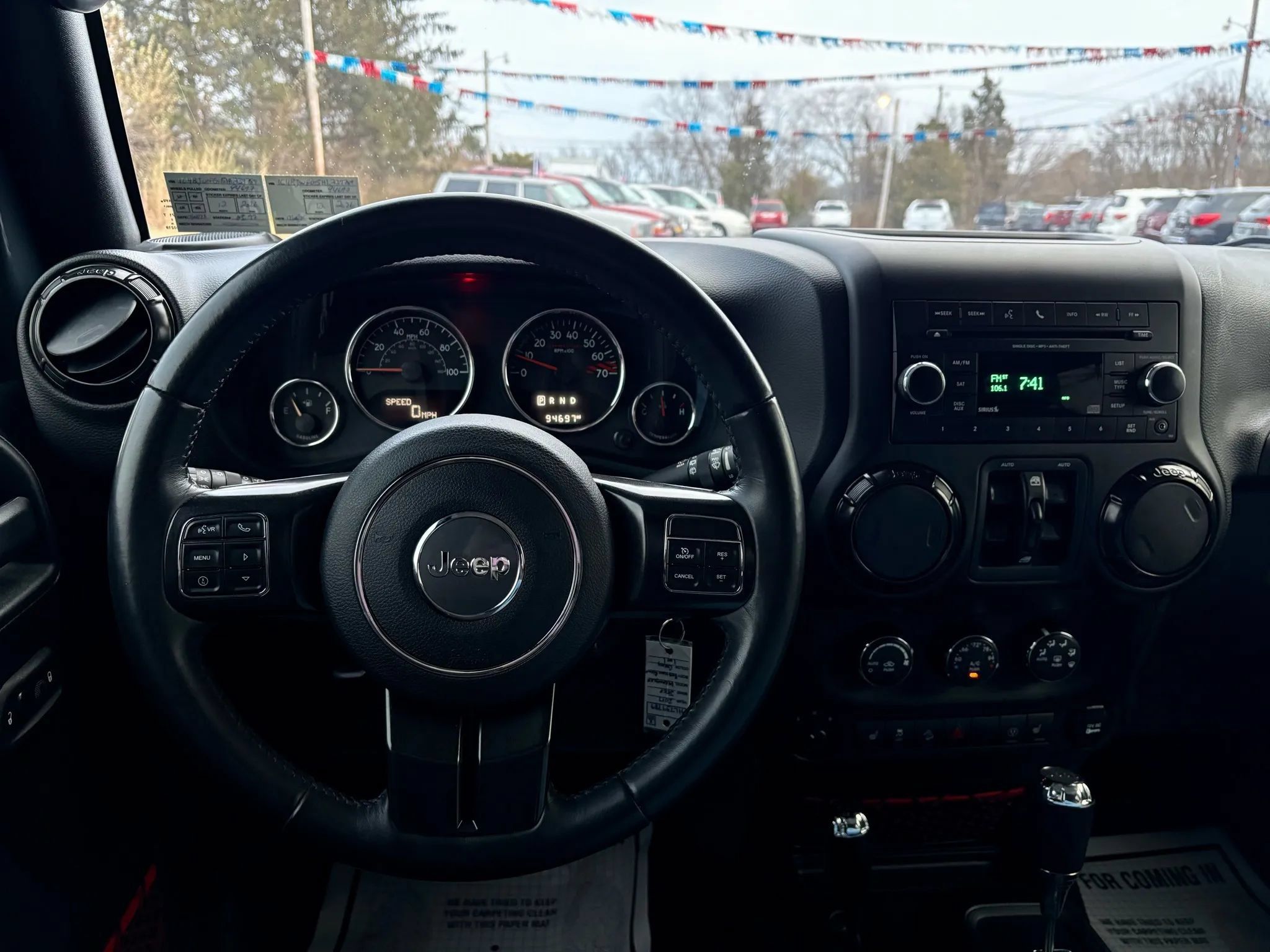 Used 2017 Jeep Wrangler Unlimited Rubicon AWD/4WD image 33