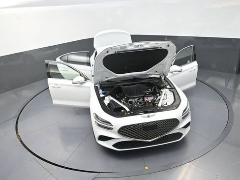 Used 2025 Genesis G70 2.5T RWD image 30