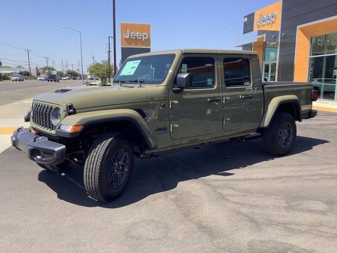 New 2025 Jeep Gladiator Sport image 5