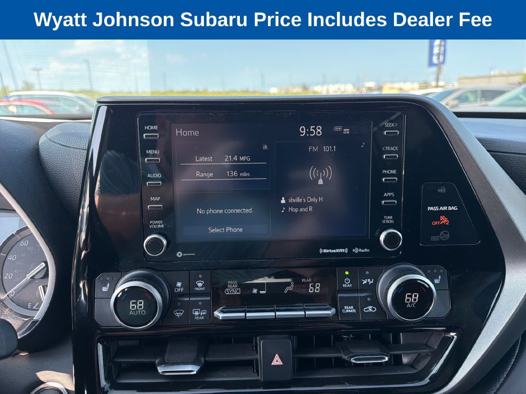 Used 2021 Toyota Highlander XLE AWD/4WD image 27