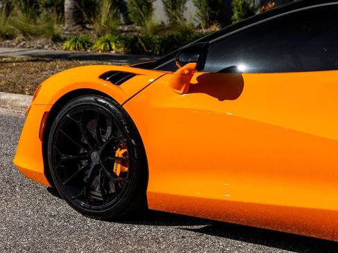 Used 2025 McLaren Artura RWD image 43