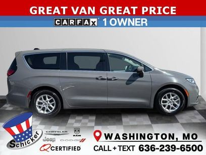 Used 2023 Chrysler Pacifica Touring-L