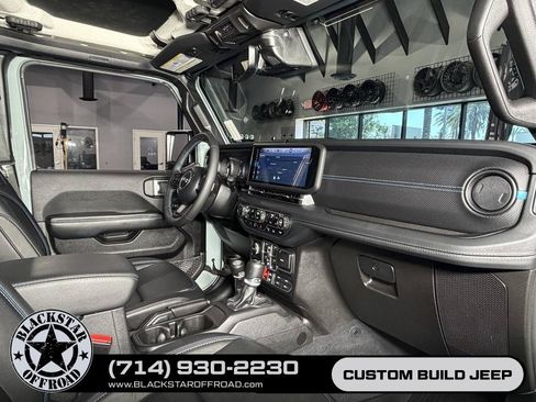 Used 2024 Jeep Wrangler Unlimited Rubicon 4xe AWD/4WD image 22