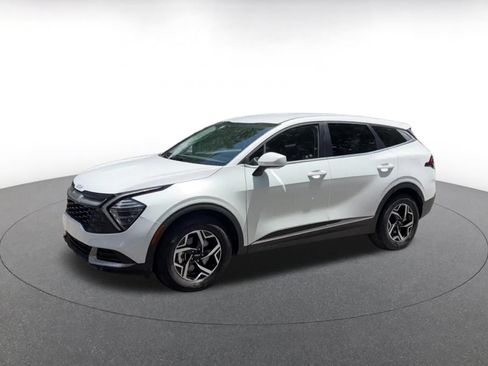 Used 2025 Kia Sportage LX FWD image 8