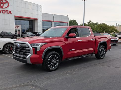 Used 2024 Toyota Tundra Limited AWD/4WD image 4