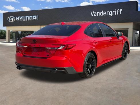 Used 2025 Toyota Camry SE w/ Convenience Package image 13