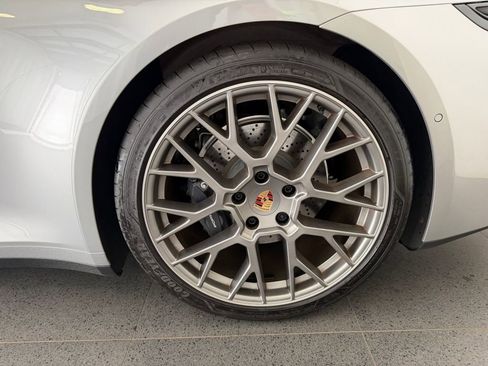 Used 2025 Porsche 911 Carrera RWD image 11