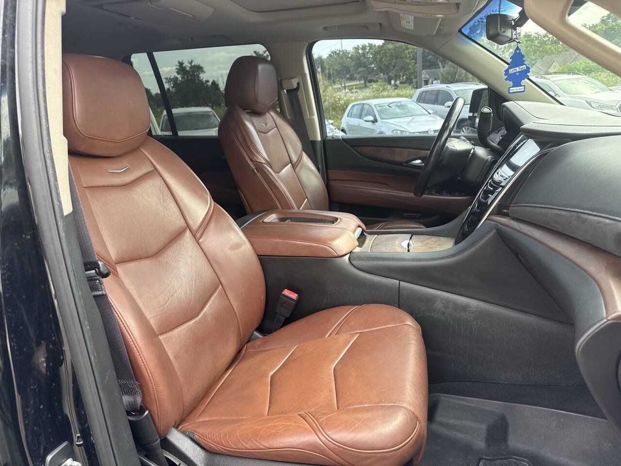 Used 2017 Cadillac Escalade ESV Luxury RWD image 21