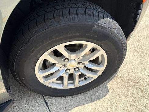 Used 2024 Chevrolet Tahoe LT RWD image 16