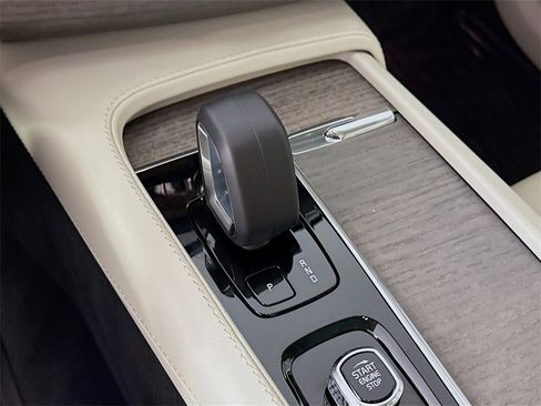 Used 2023 Volvo XC90 B6 Plus w/ Protection Package Premier image 17