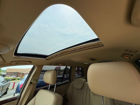 Used 2012 Mercedes-Benz GL 450 4MATIC image 24