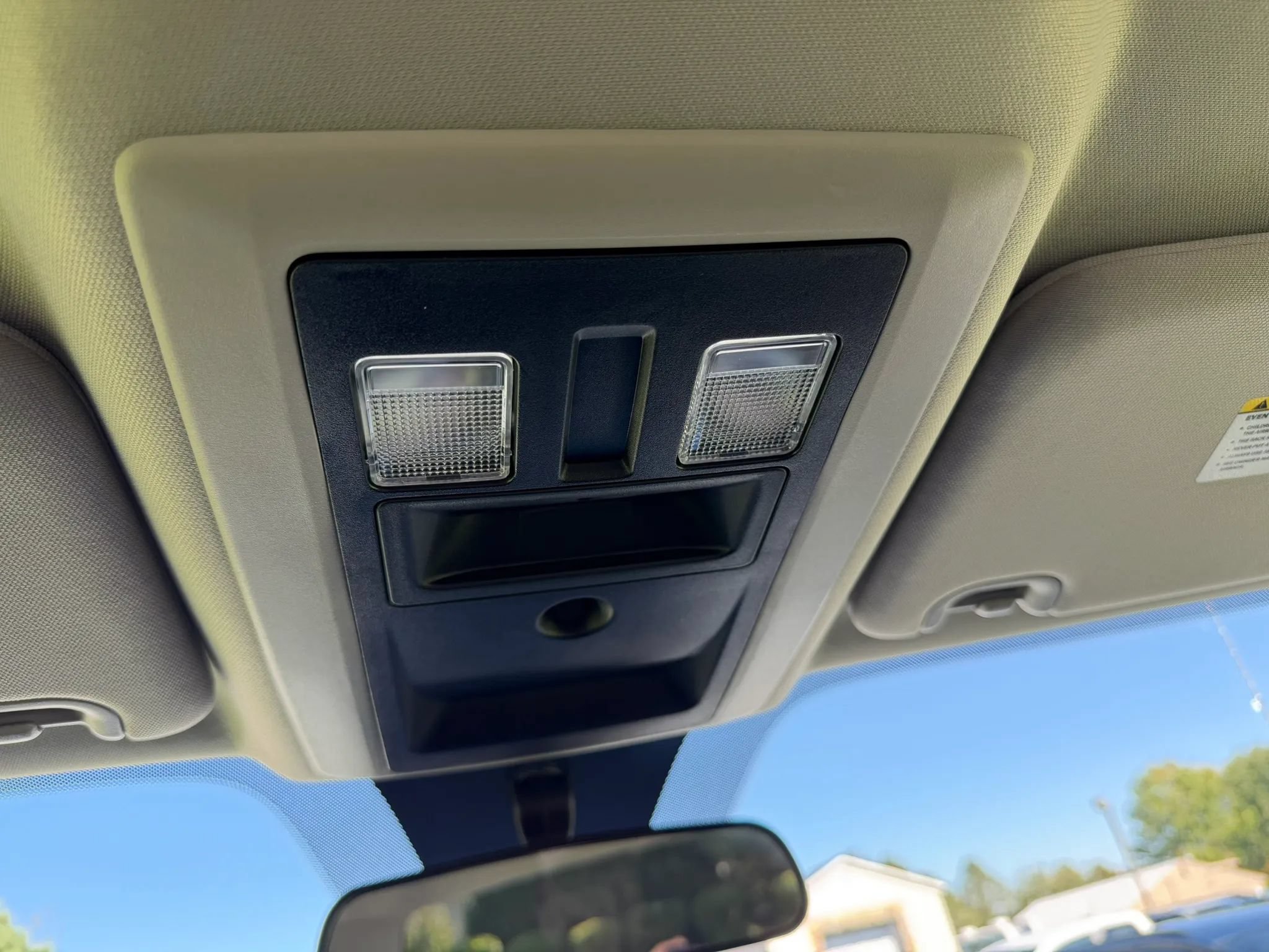 Used 2022 RAM 1500 Classic SLT AWD/4WD image 31