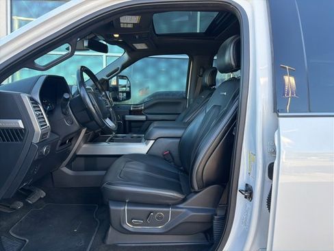 Used 2017 Ford F250 Platinum w/ Platinum Ultimate Package image 9