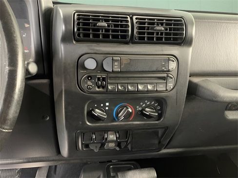 Used 2004 Jeep Wrangler Unlimited image 25