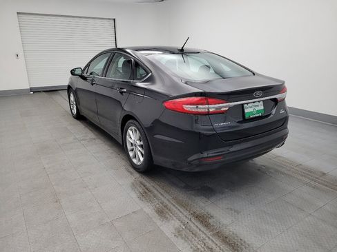 Used 2017 Ford Fusion SE w/ Fusion SE Technology Package image 5