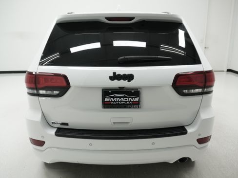 Used 2022 Jeep Grand Cherokee Laredo X RWD image 5