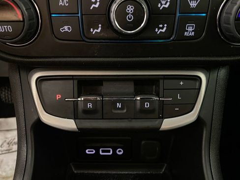 Certified 2023 GMC Terrain SLT w/ Infotainment Package II AWD/4WD image 19
