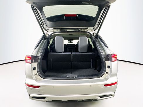 Used 2024 Mitsubishi Outlander SE image 27