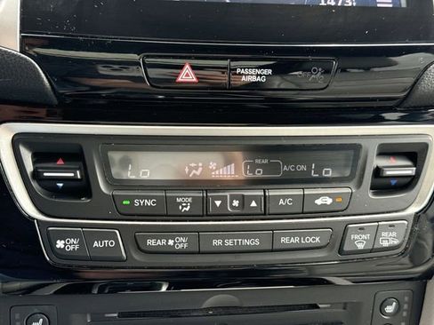 Used 2016 Honda Pilot Elite image 19