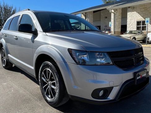 Used 2018 Dodge Journey SXT w/ Connectivity Group image 3
