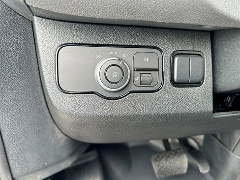 Used 2024 Mercedes-Benz Sprinter 2500 image 11